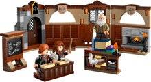 LEGO Hogwarts Castle: Charms Class